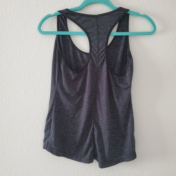 Old navy active racer back tank top - Picture 6 of 11